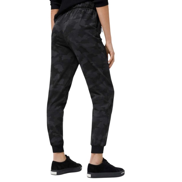 Lululemon Women’s Stretch High-Rise Jogger [Full Length] - Picture 3 of 10